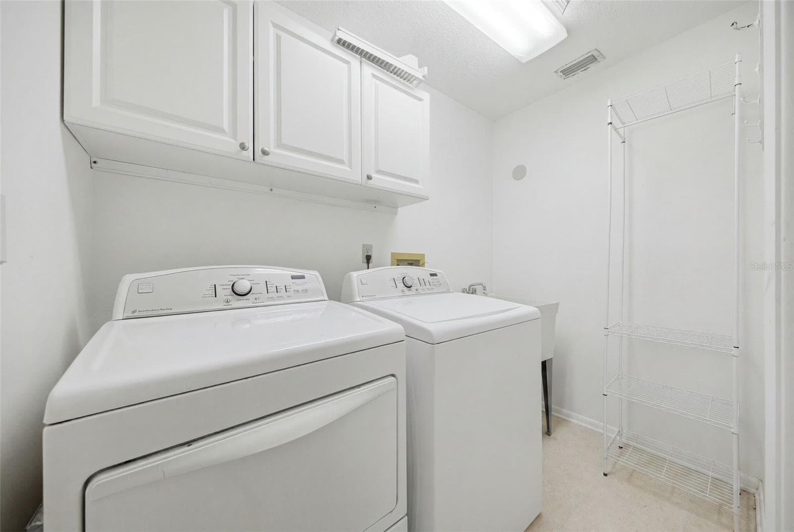 Laundry room - 3670 IMPERIAL RIDGE PKWY, PALM HARBOR