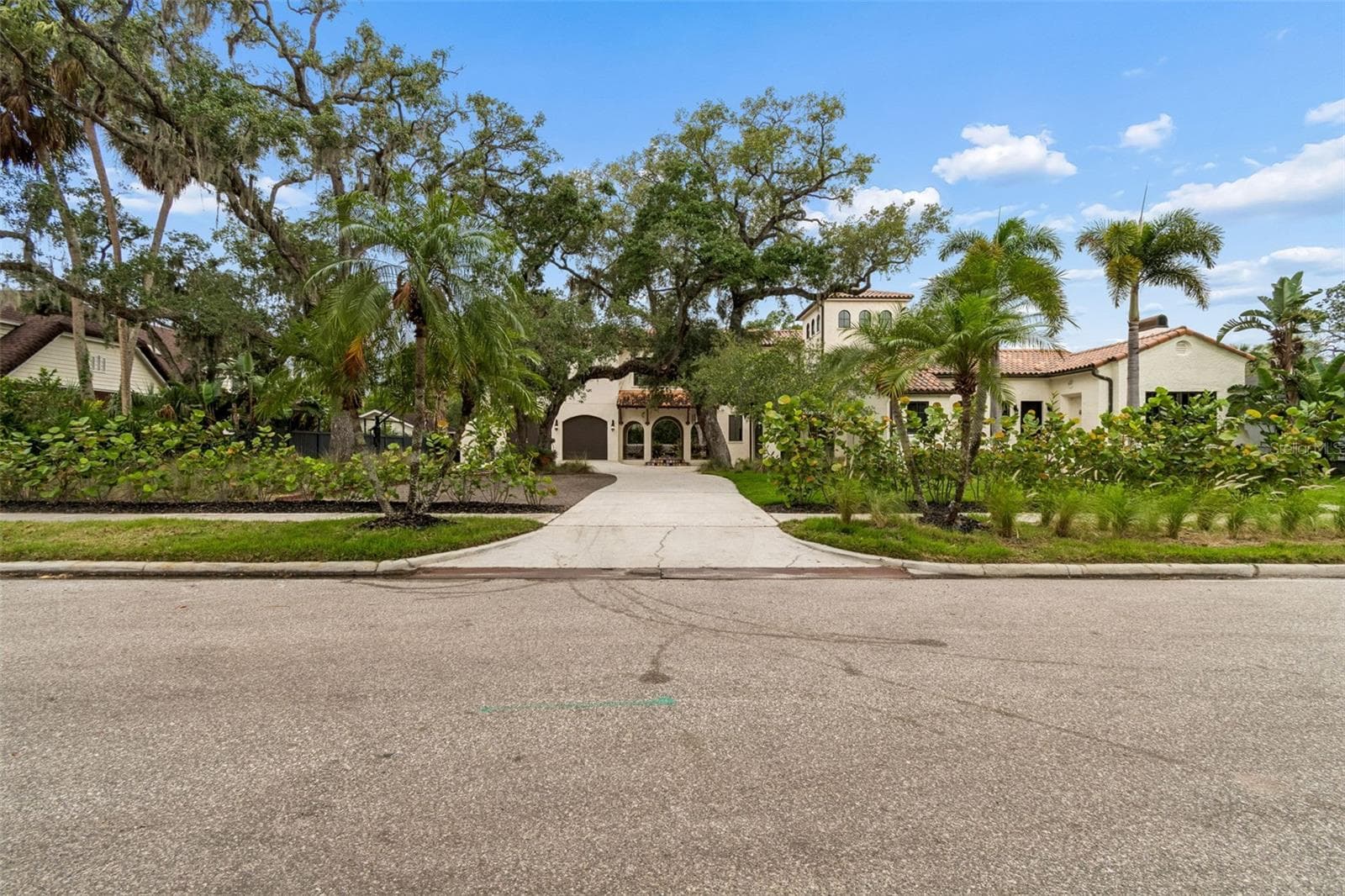 Single Family Residence at 2603 S PARKVIEW ST, TAMPA, photo 2 of 100