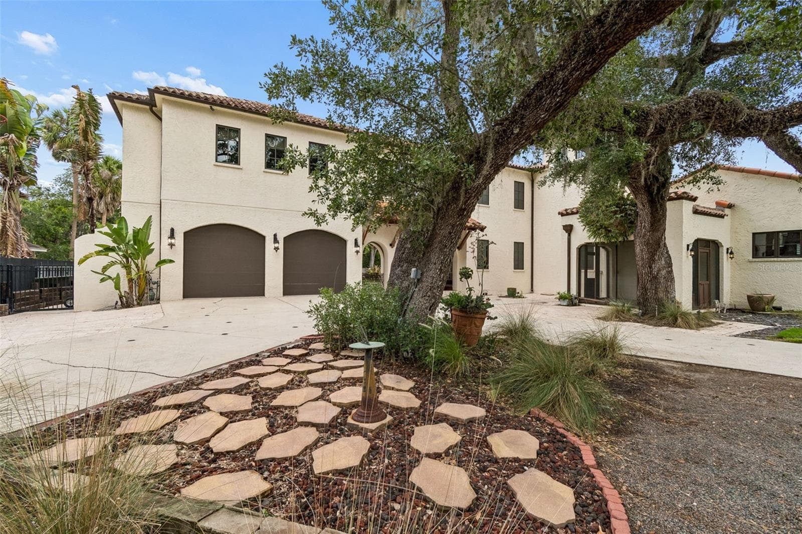Single Family Residence at 2603 S PARKVIEW ST, TAMPA, photo 6 of 100