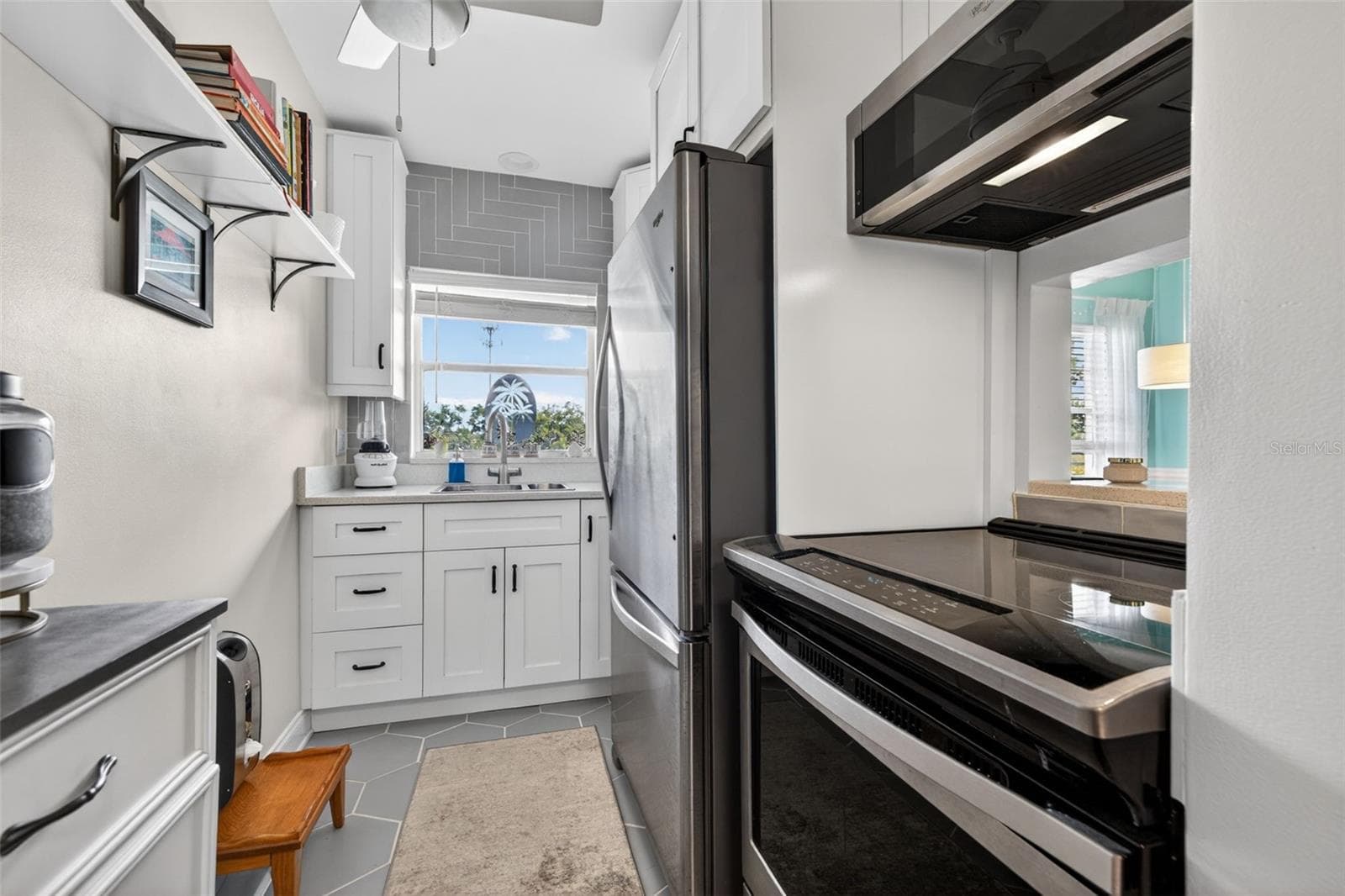 Condominium at 4000 3RD ST N #304, ST PETERSBURG, photo 7 of 25