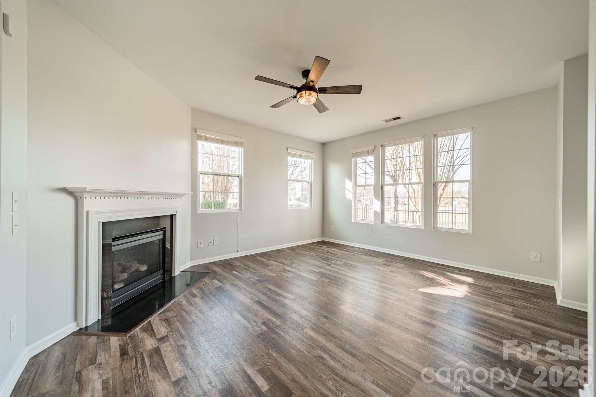 Townhouse at 18426 W Catawba Avenue, Cornelius, photo 4 of 42