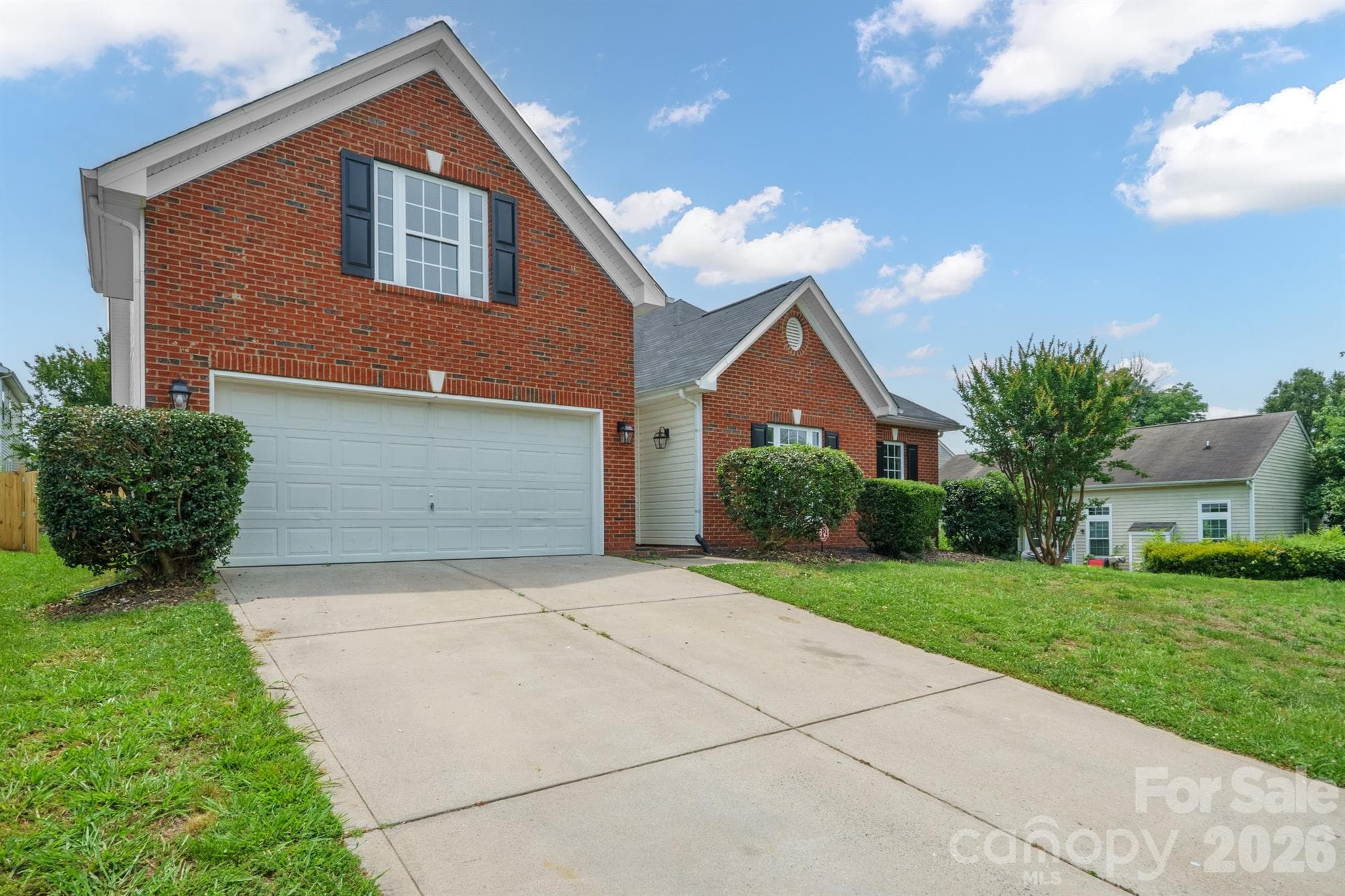Single Family Residence at 13409 Planters Row Drive, Charlotte, photo 2 of 27