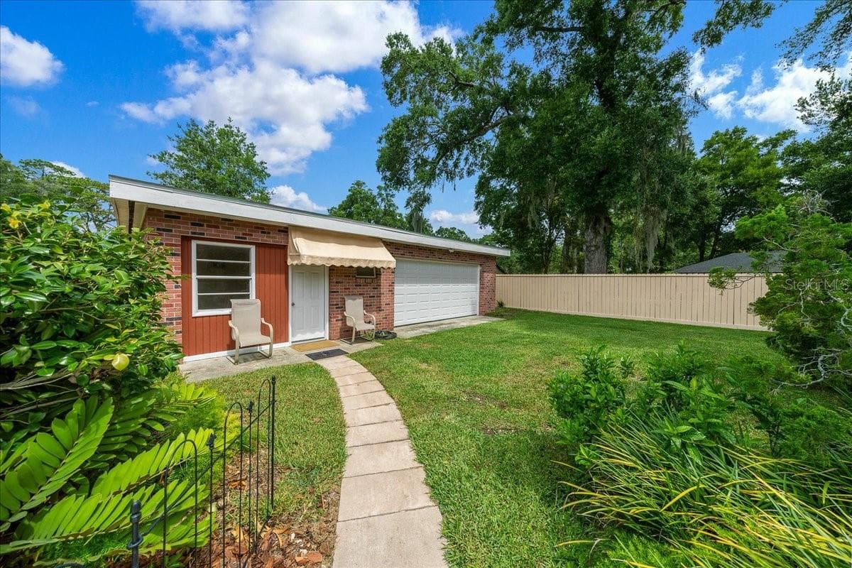 Single Family Residence at 2300 SE 38TH CT, OCALA, photo 7 of 91