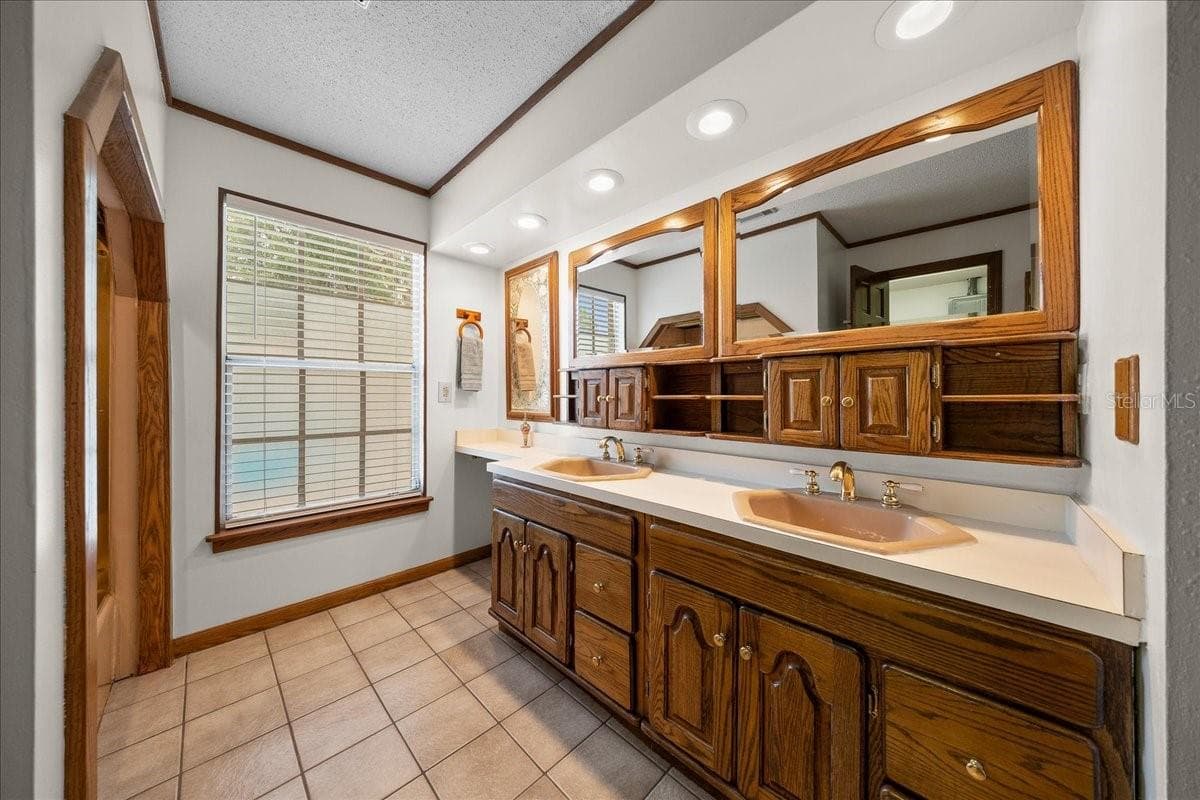 Single Family Residence at 2300 SE 38TH CT, OCALA, photo 20 of 91