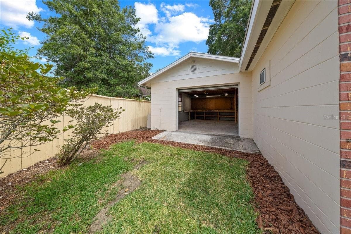 Single Family Residence at 2300 SE 38TH CT, OCALA, photo 61 of 91
