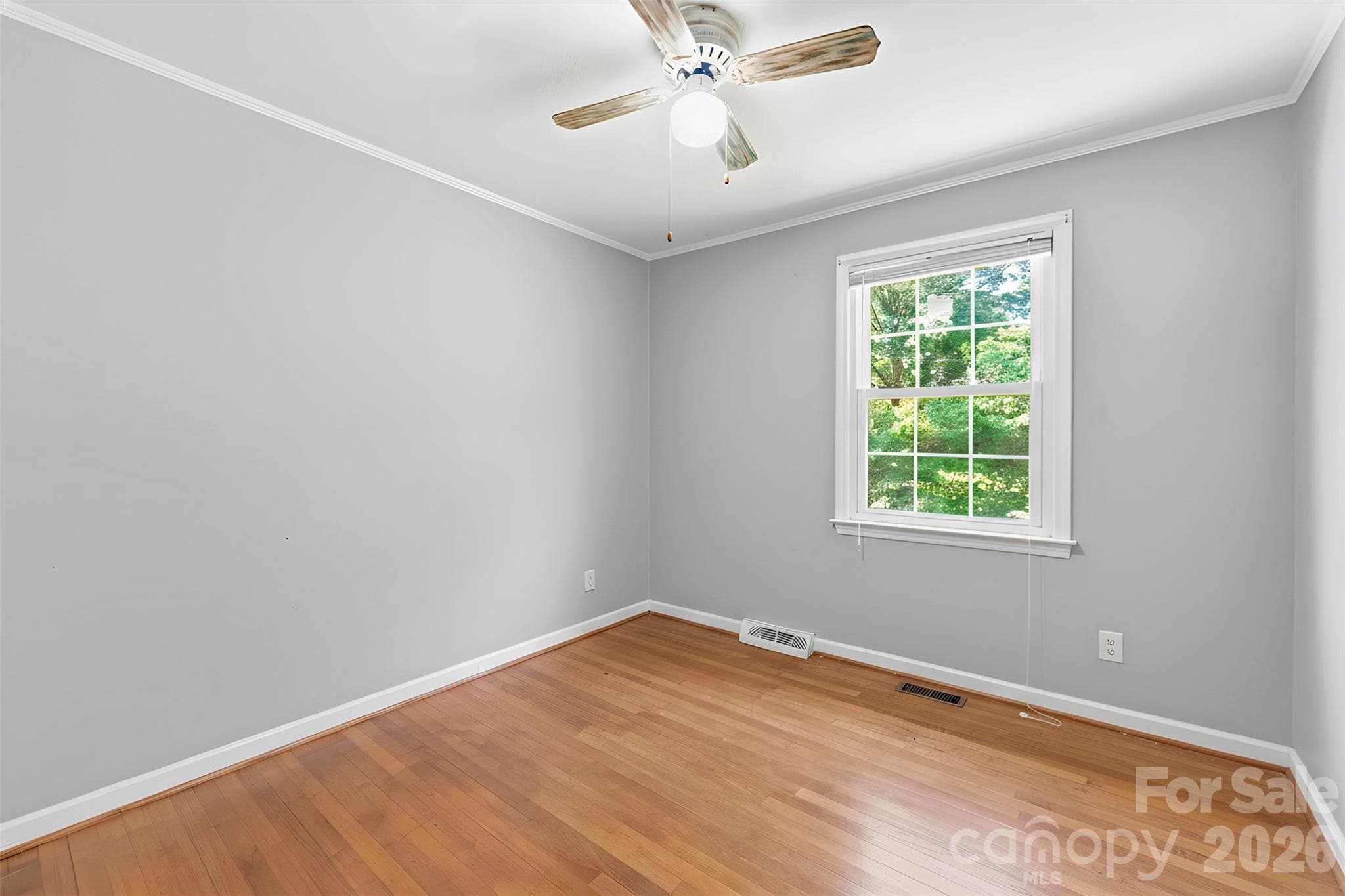 Single Family Residence at 121 E Summersby Street, Fort Mill, photo 9 of 33