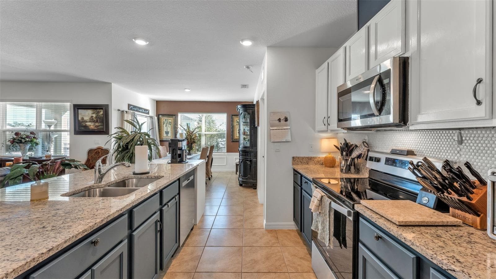 Single Family Residence at 3612 DIVING DOVE LN, BARTOW, photo 7 of 27