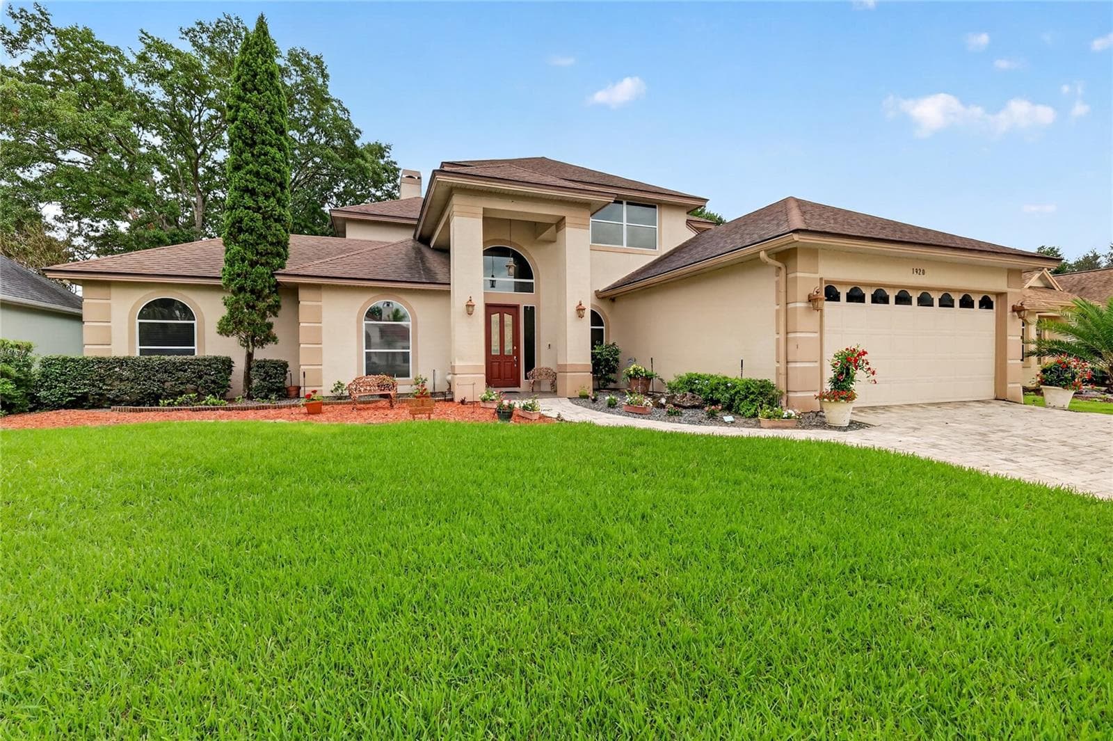 1920 EDGEWATER DR