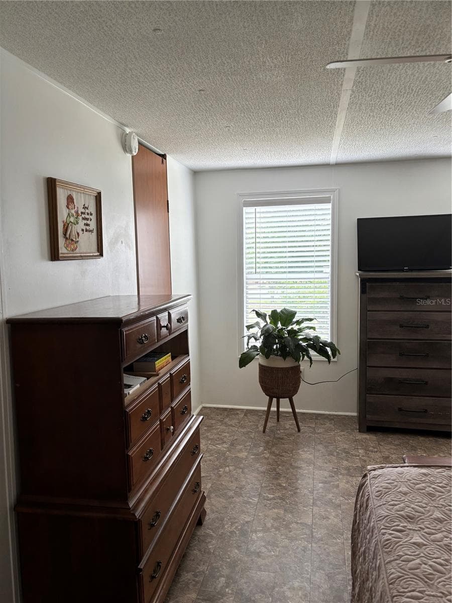 Manufactured Home at 8456 SW STATE ROAD 47, LAKE CITY, photo 8 of 31