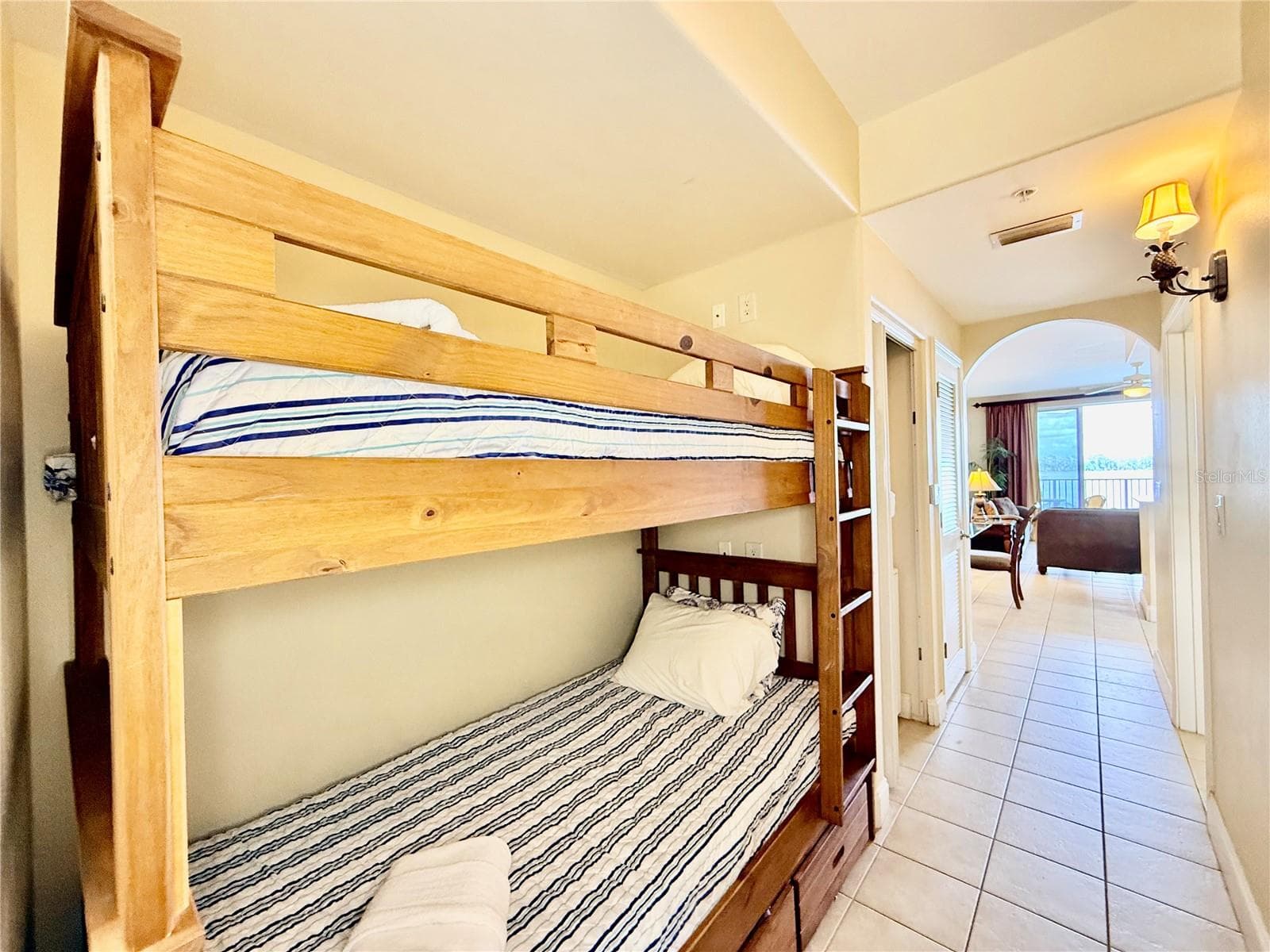 Condo - Hotel at 13415 BLUE HERON BEACH DR #109, ORLANDO, photo 16 of 69