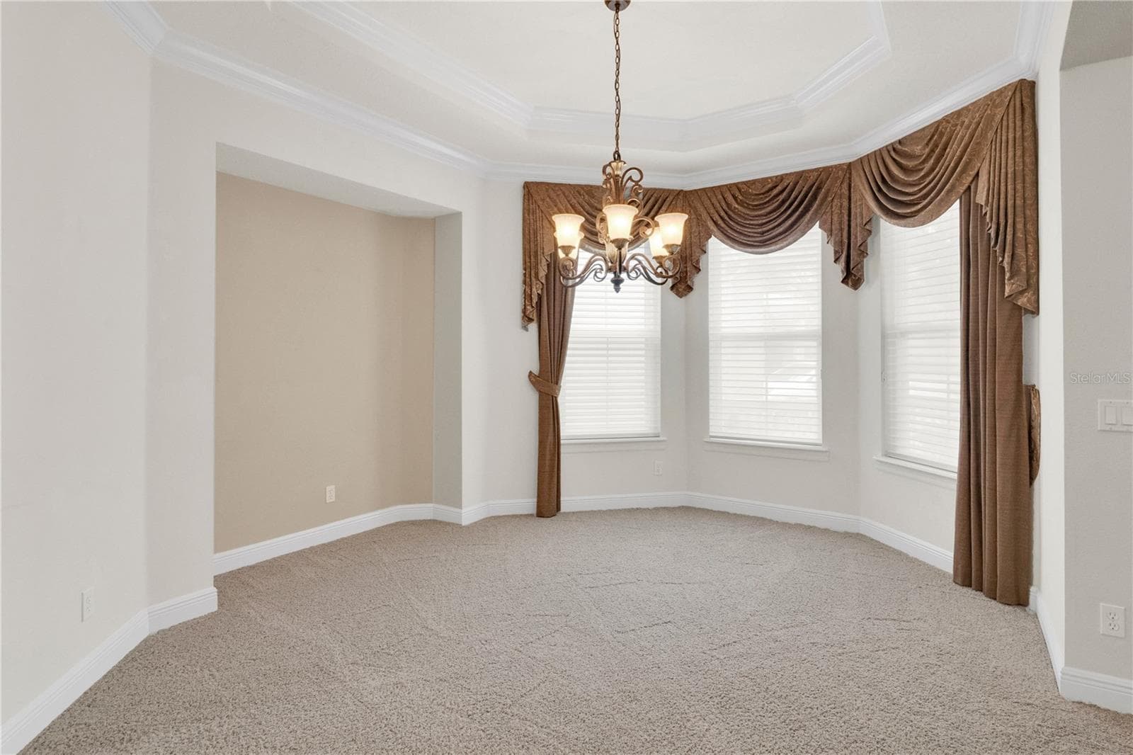 Single Family Residence at 11734 ALDENDALE ST, ORLANDO, photo 8 of 68
