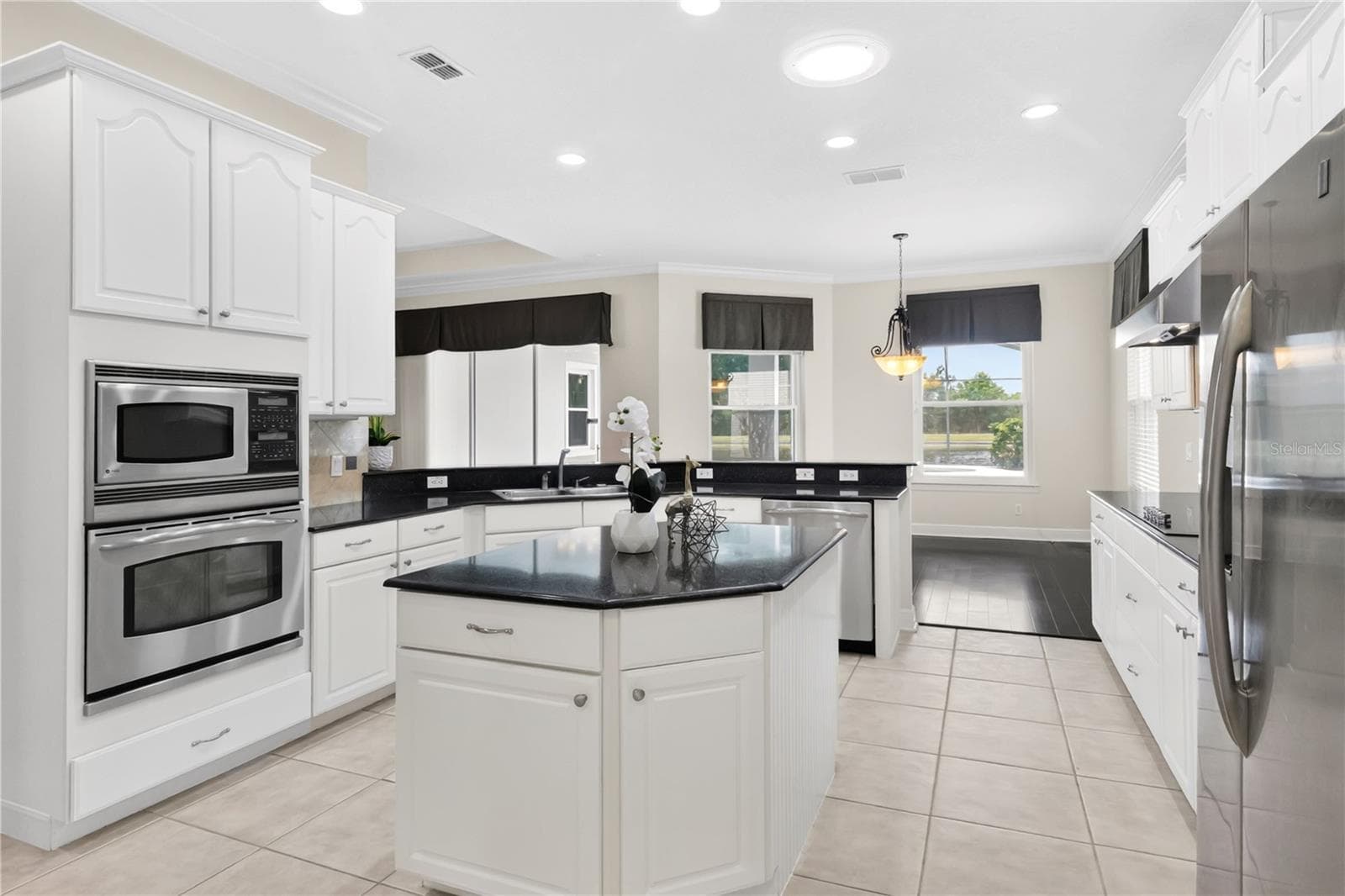 Single Family Residence at 11734 ALDENDALE ST, ORLANDO, photo 18 of 68
