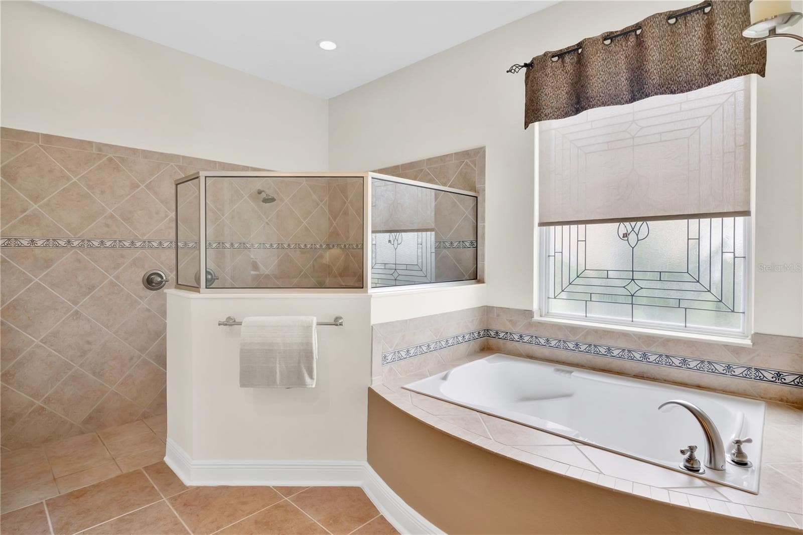 Single Family Residence at 11734 ALDENDALE ST, ORLANDO, photo 34 of 68
