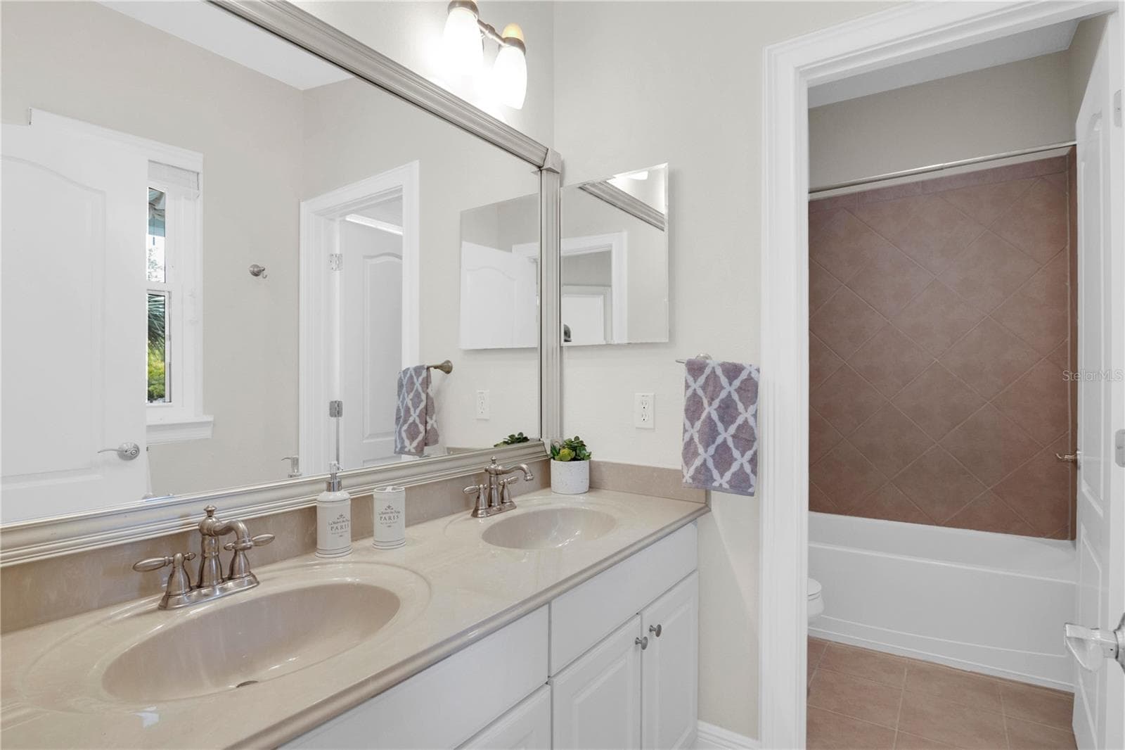 Single Family Residence at 11734 ALDENDALE ST, ORLANDO, photo 53 of 68