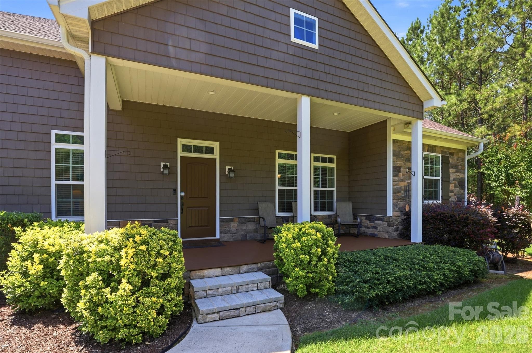Single Family Residence at 2006 Eagle Point Estate, Lancaster, photo 4 of 48