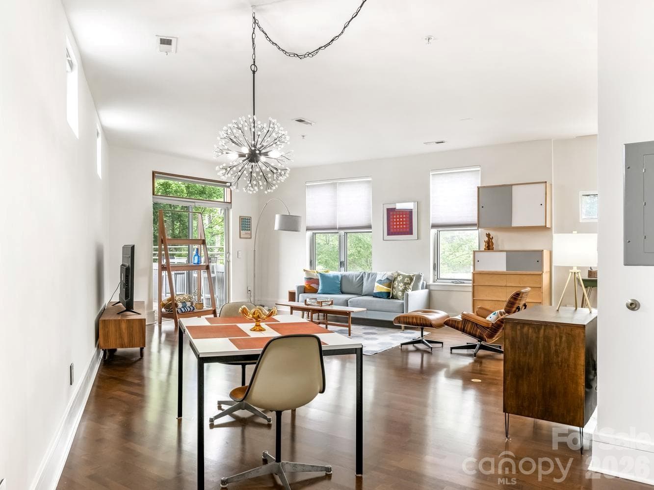 Dining / living area - 1600 Fulton Avenue, Charlotte