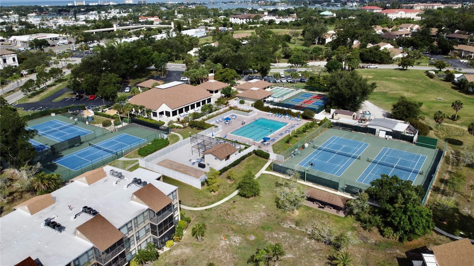 Pool, pickleball, tennis, fitness center, library and much more! - 625 WHITE PINE TREE RD #23, VENICE