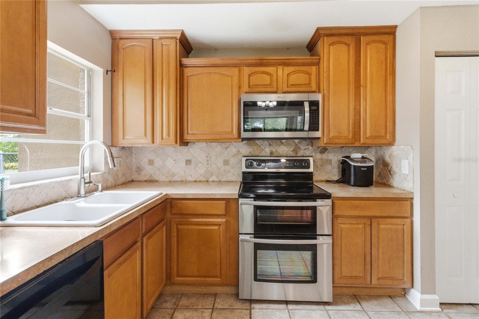 Stylish backsplash - 1564 CYPRESS WOODS CIR, ST CLOUD