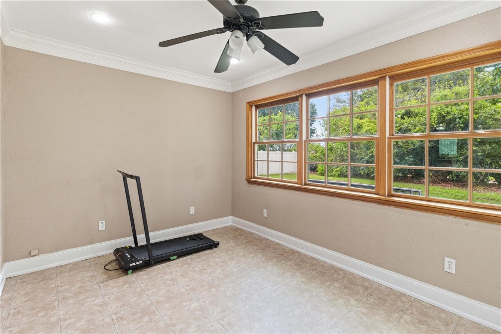 Under air bonus room is perfect for playroom, exercise room, homeschooling, or office - 1564 CYPRESS WOODS CIR, ST CLOUD
