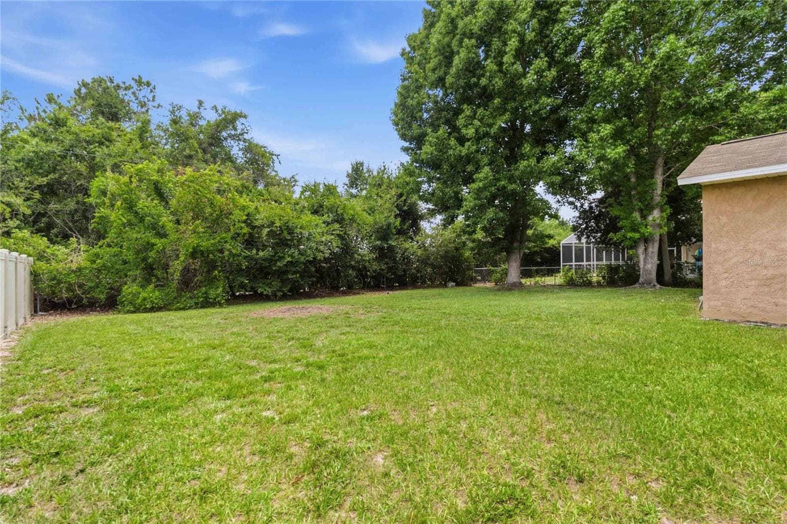 Lots of privacy - 1564 CYPRESS WOODS CIR, ST CLOUD