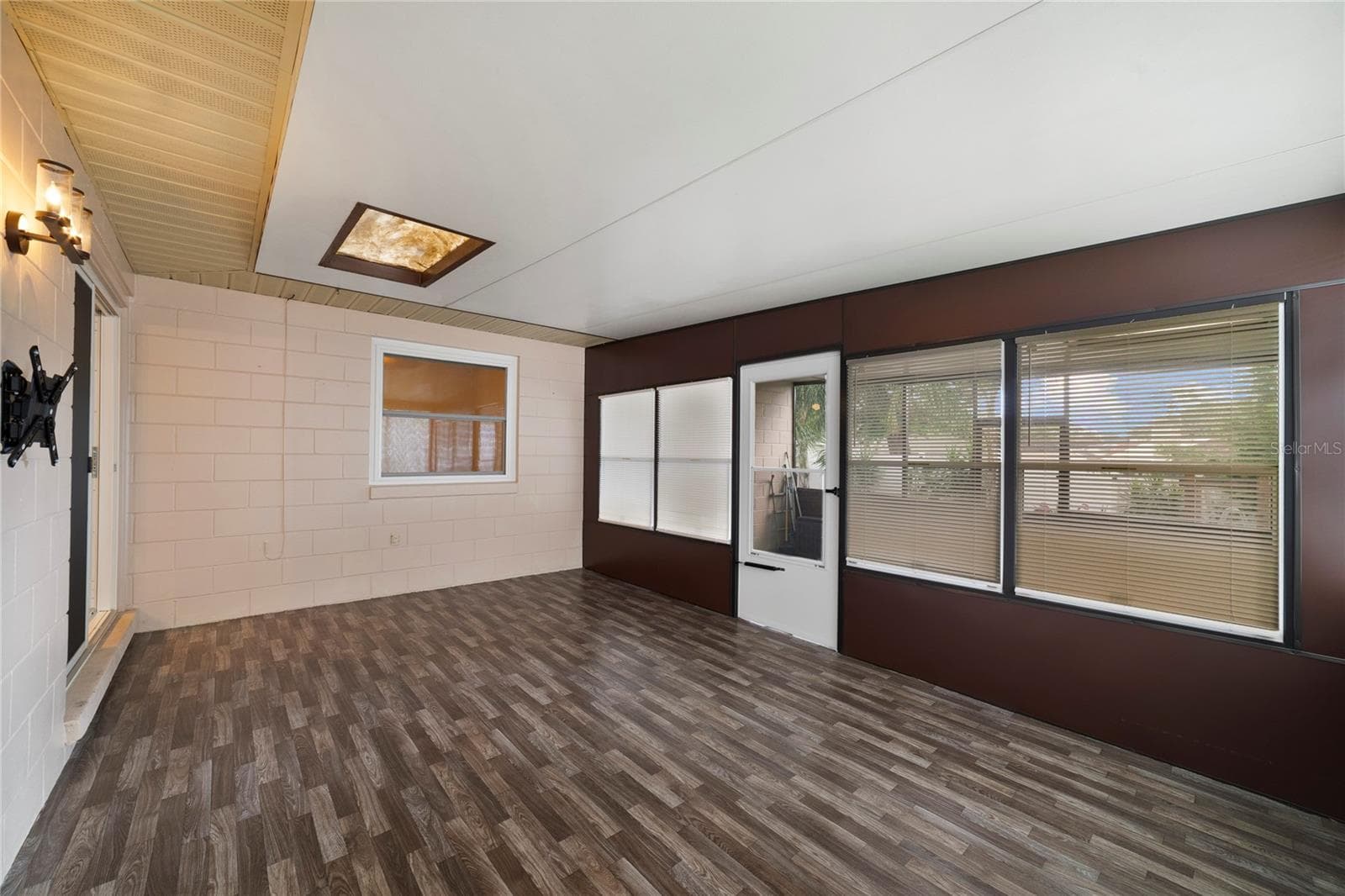 Single Family Residence at 146 MAYFAIR CT, SANFORD, photo 9 of 18