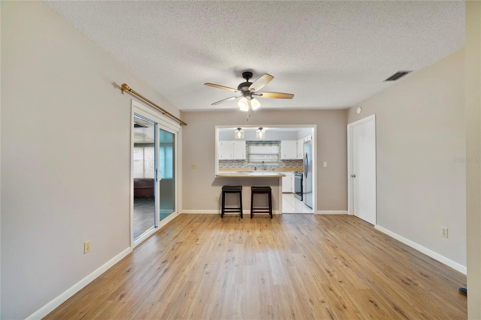 Single Family Residence at 146 MAYFAIR CT, SANFORD, photo 5 of 18