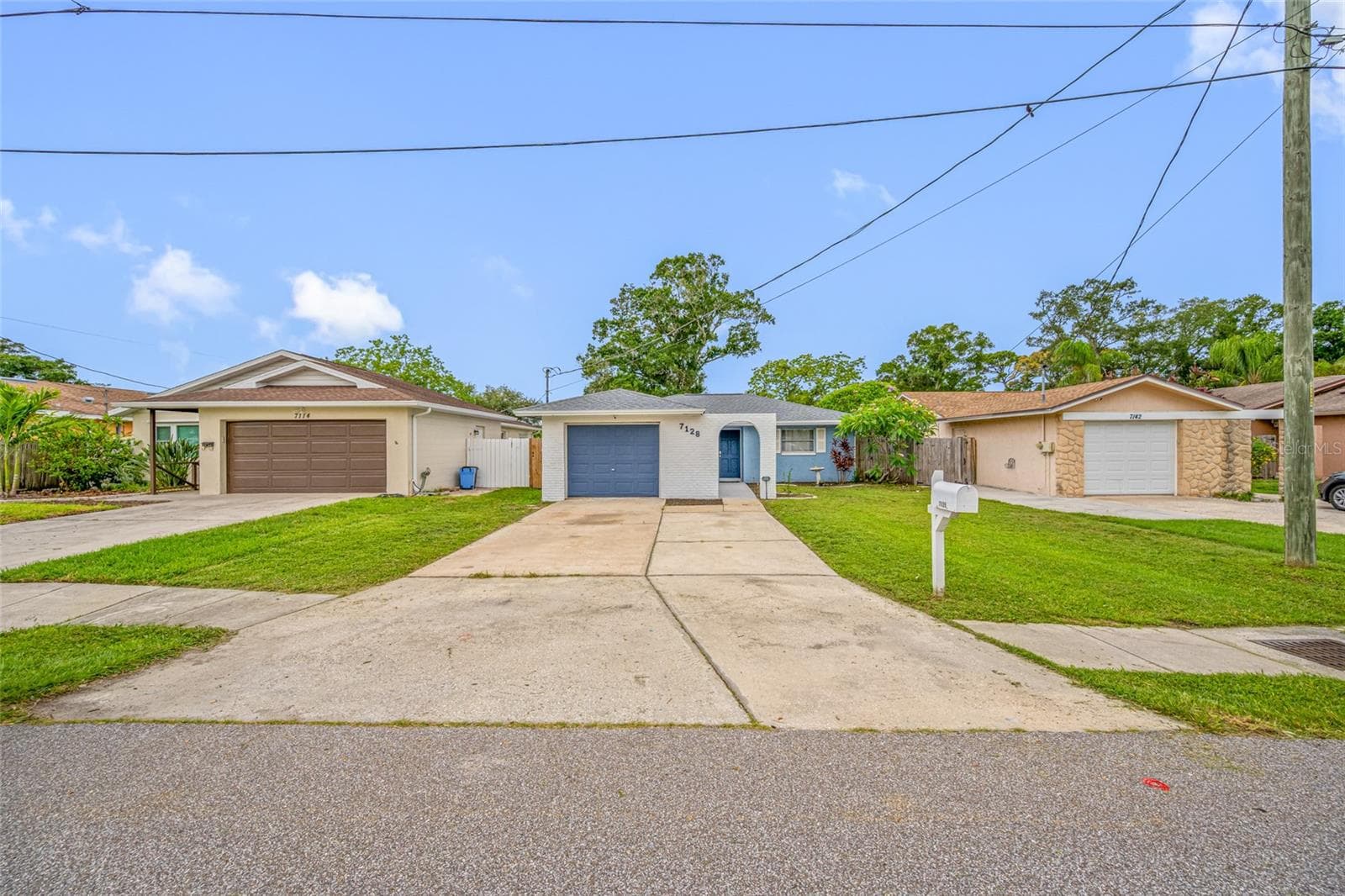 Ample parking - 7128 64TH WAY N, PINELLAS PARK