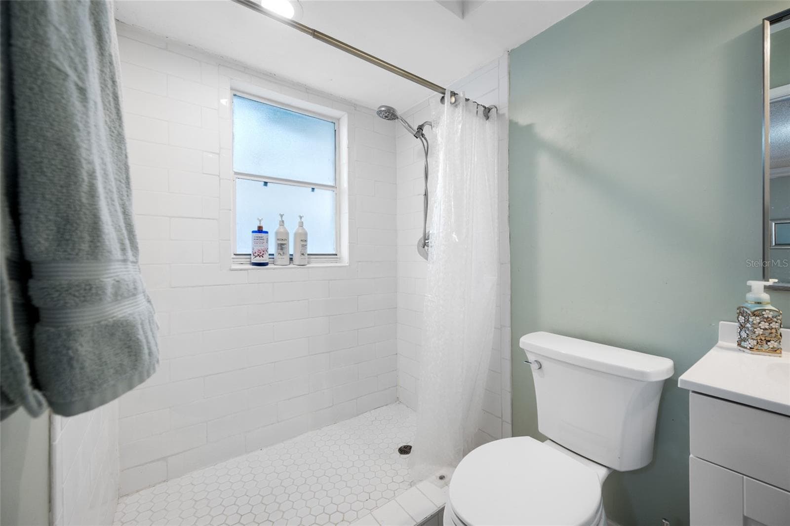 Primary Bathroom - 7128 64TH WAY N, PINELLAS PARK