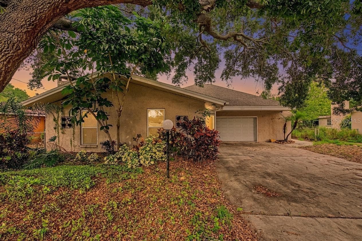 Single Family Residence at 1647 SUMMERDALE DR S, CLEARWATER, photo 2 of 55