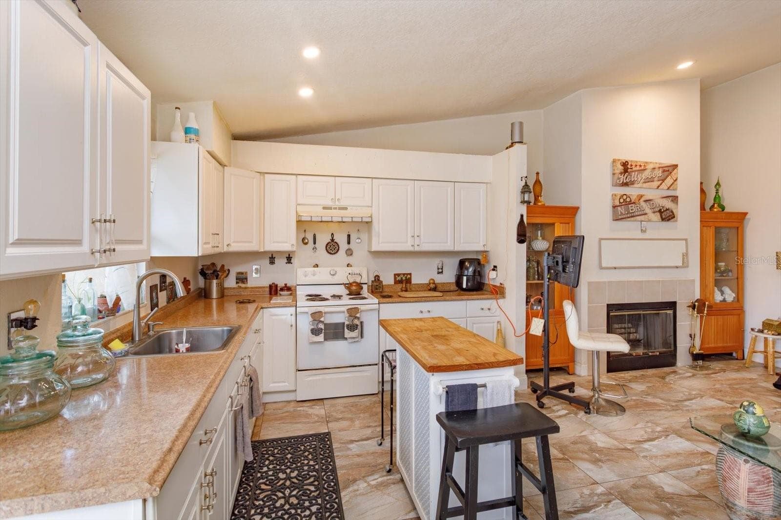 Practical and Funtional - 2501 LONG MEADOW WAY, ORLANDO