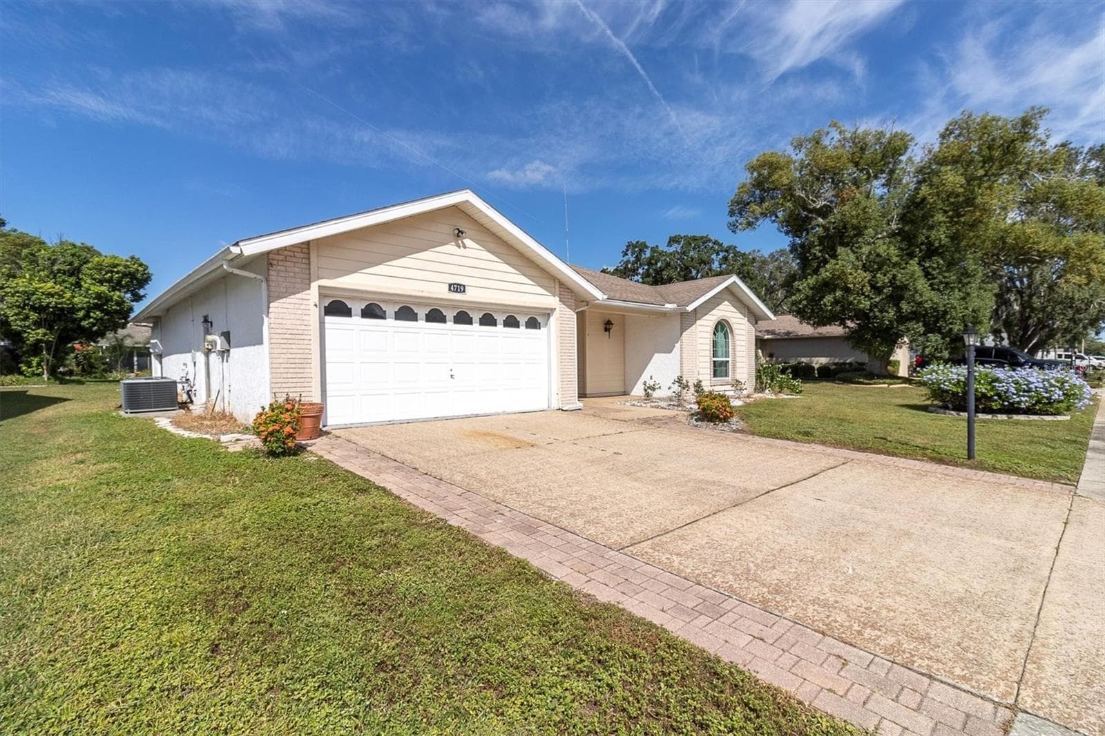 Single Family Residence at 4719 CAVENDISH DR, NEW PORT RICHEY, photo 2 of 66