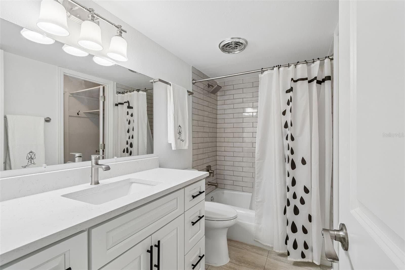 Condominium at 552 PLAZA SEVILLE CT #97, TREASURE ISLAND, photo 20 of 48