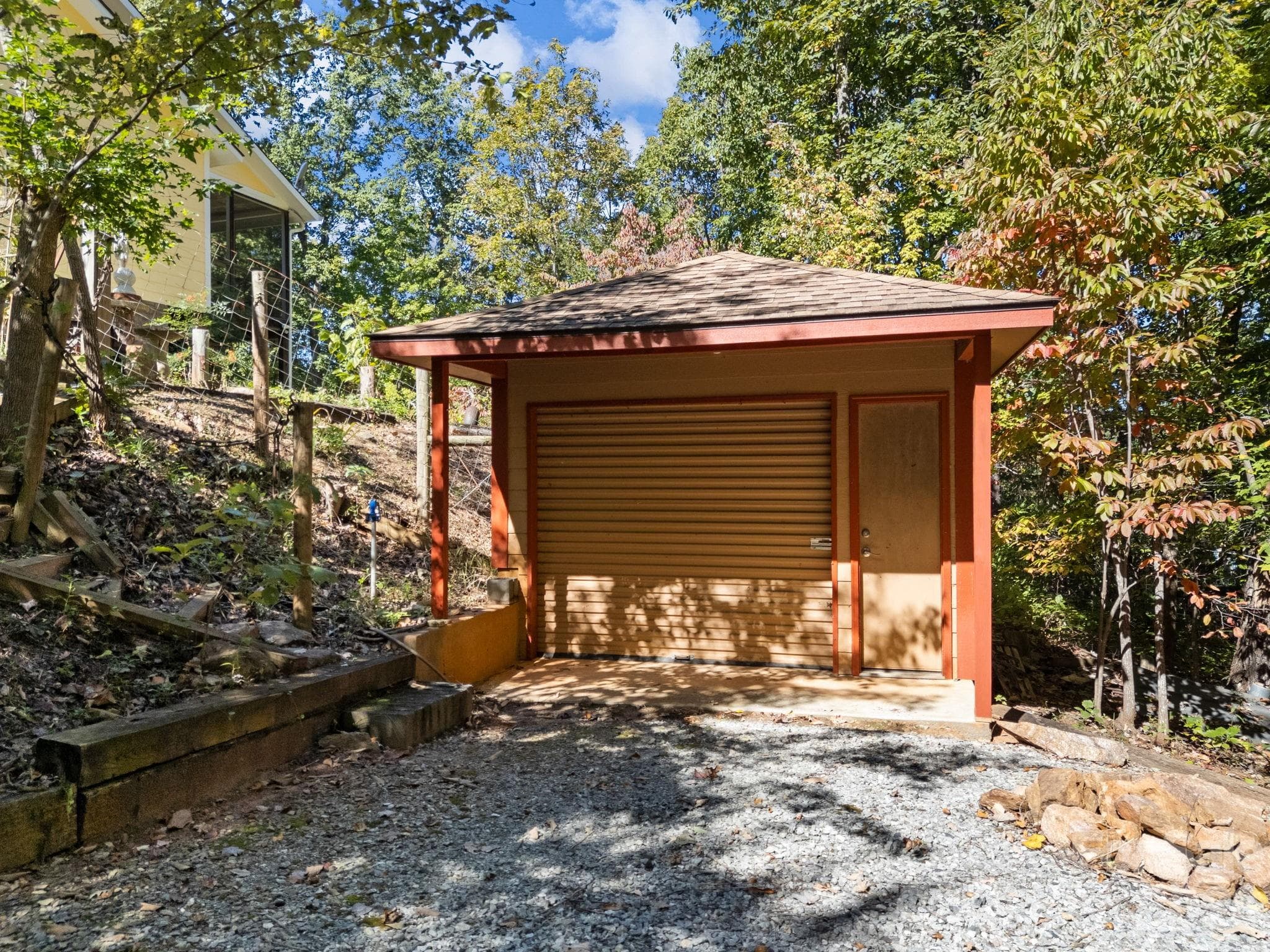 Detached 1-car garage - 160 Caledonia Road, Landrum