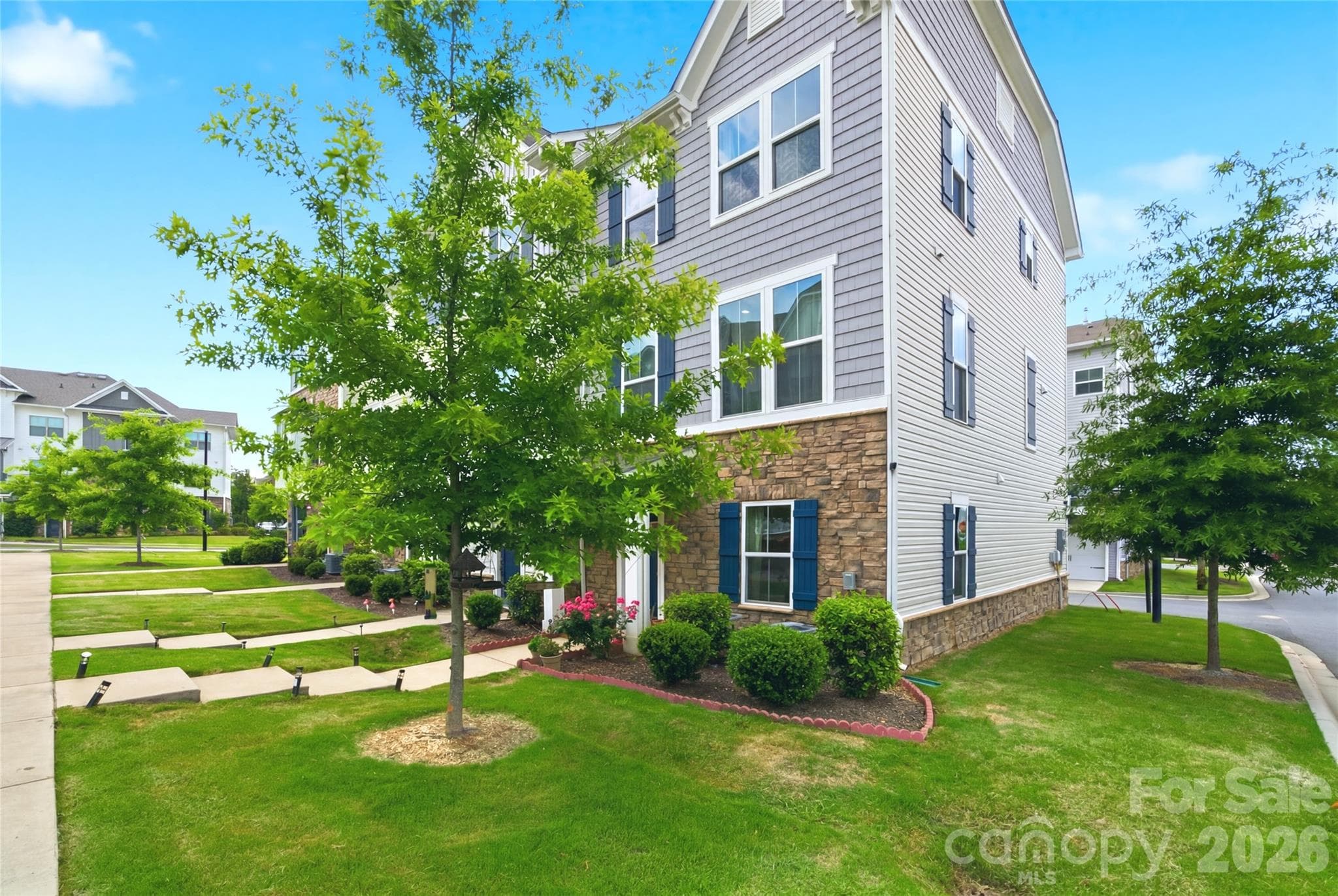 Townhouse at 9116 Mallard Mills Drive, Charlotte, photo 2 of 29