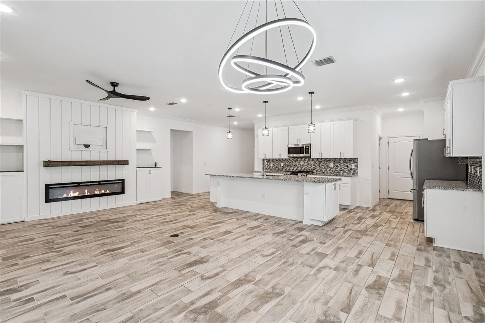 Single Family Residence at 1029 BRADFORD RIDGE DR, LEESBURG, photo 8 of 22