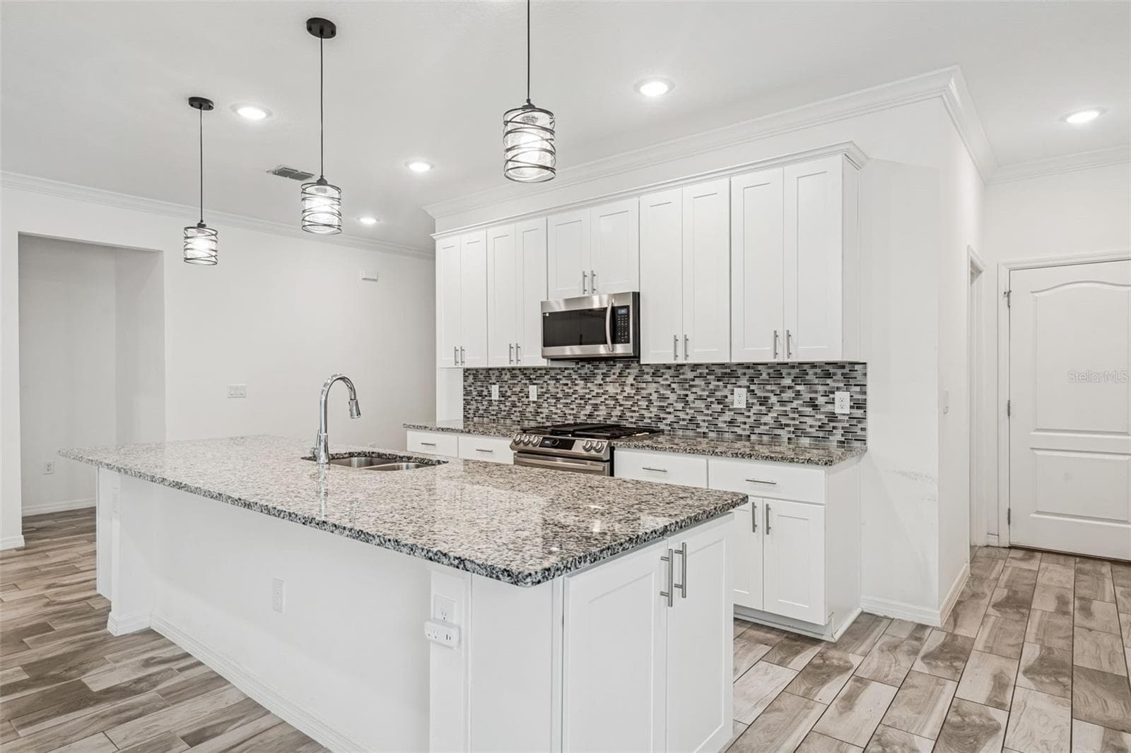 Single Family Residence at 1029 BRADFORD RIDGE DR, LEESBURG, photo 10 of 22