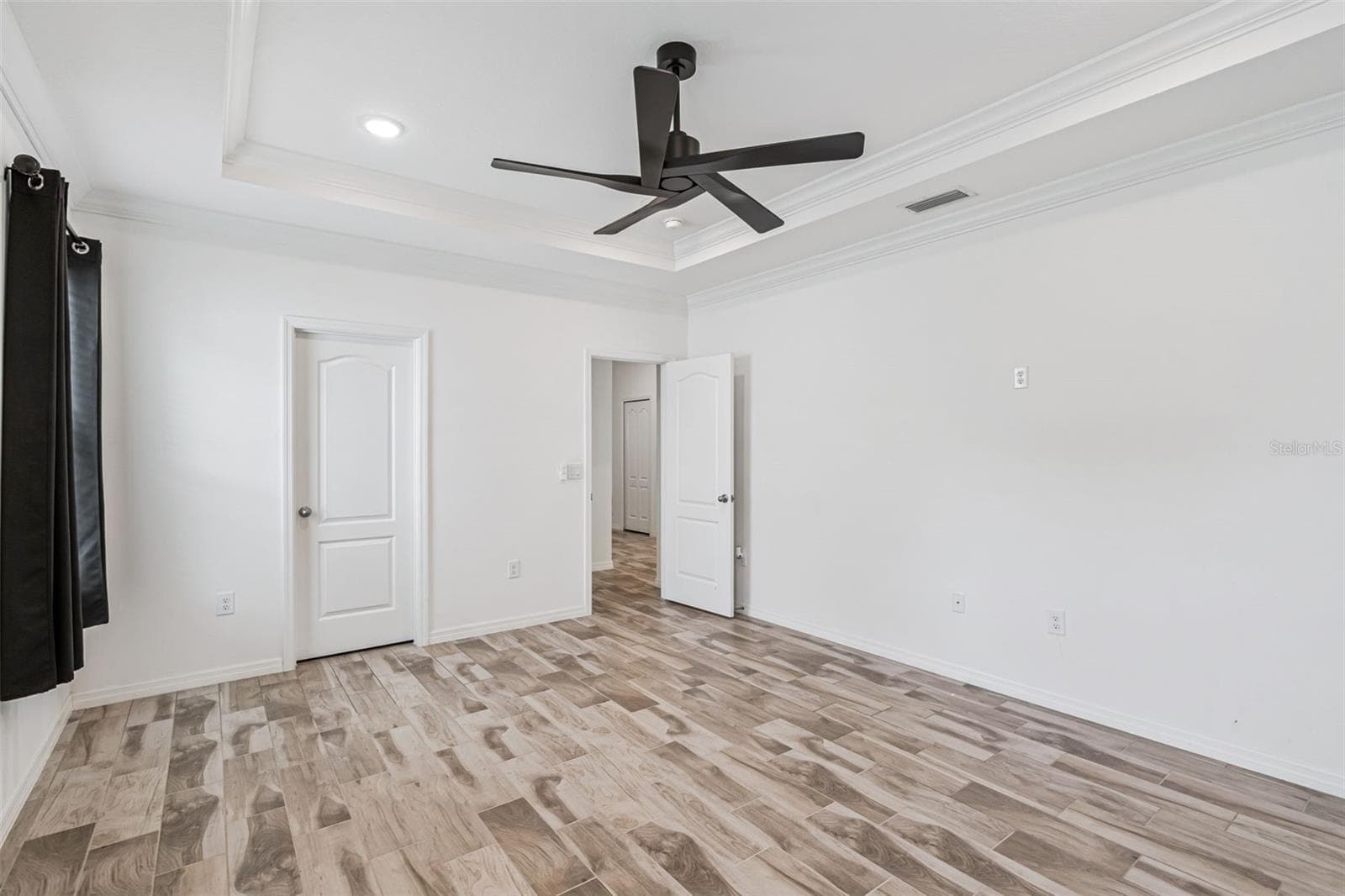 Single Family Residence at 1029 BRADFORD RIDGE DR, LEESBURG, photo 13 of 22