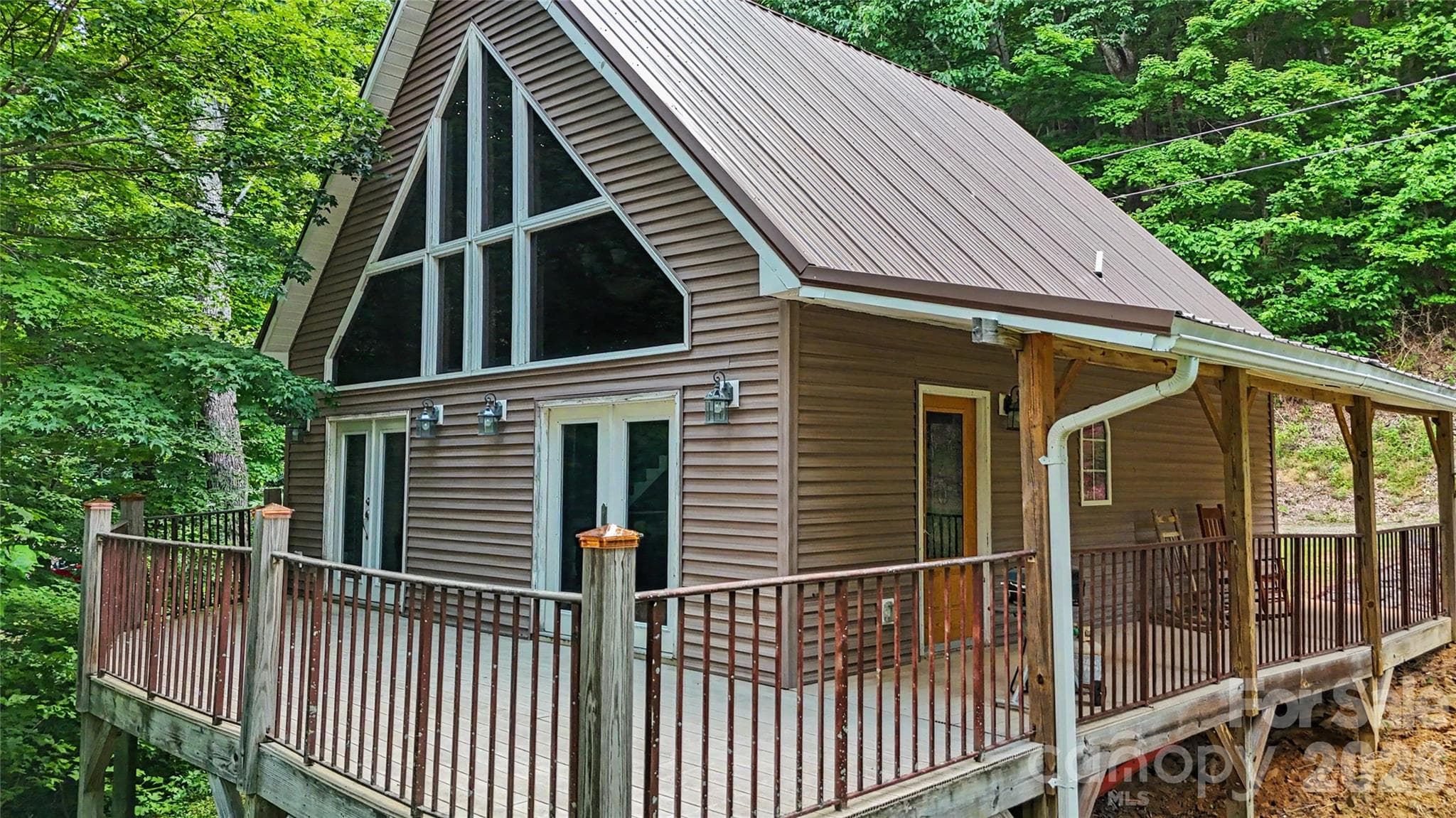 Single Family Residence at 578 Three Top Circle, West Jefferson, photo 2 of 42