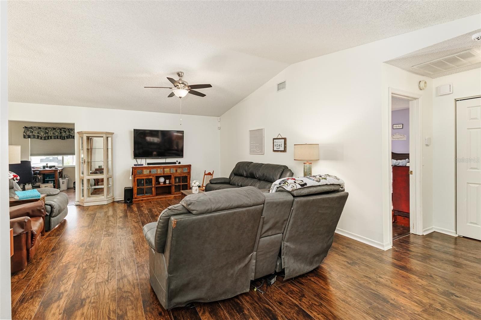 Single Family Residence at 1836 PRAIRIE DUNES CIR N, LAKELAND, photo 6 of 36
