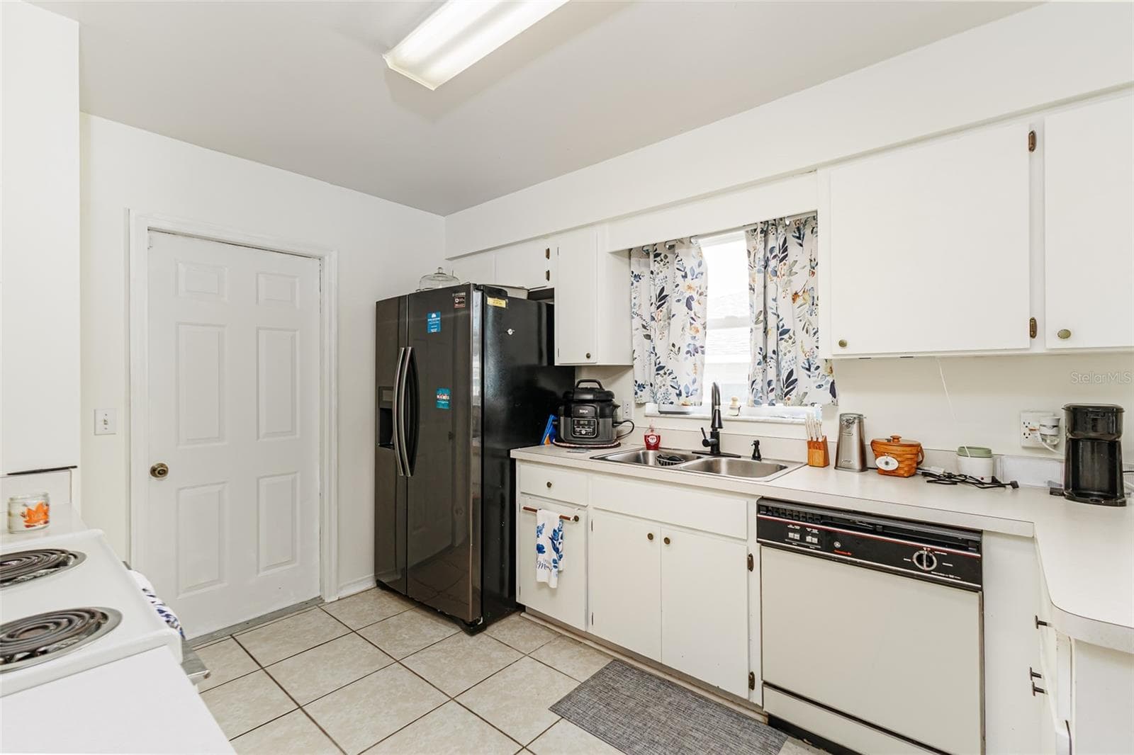 Single Family Residence at 1836 PRAIRIE DUNES CIR N, LAKELAND, photo 9 of 36