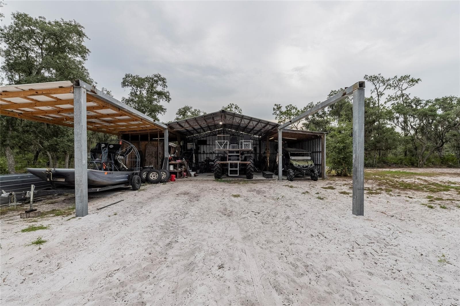 Manufactured Home at 2941 RAWLS RD, LAKE WALES, photo 3 of 42