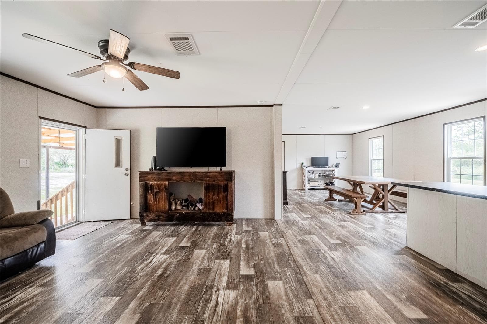 Manufactured Home at 2941 RAWLS RD, LAKE WALES, photo 21 of 42