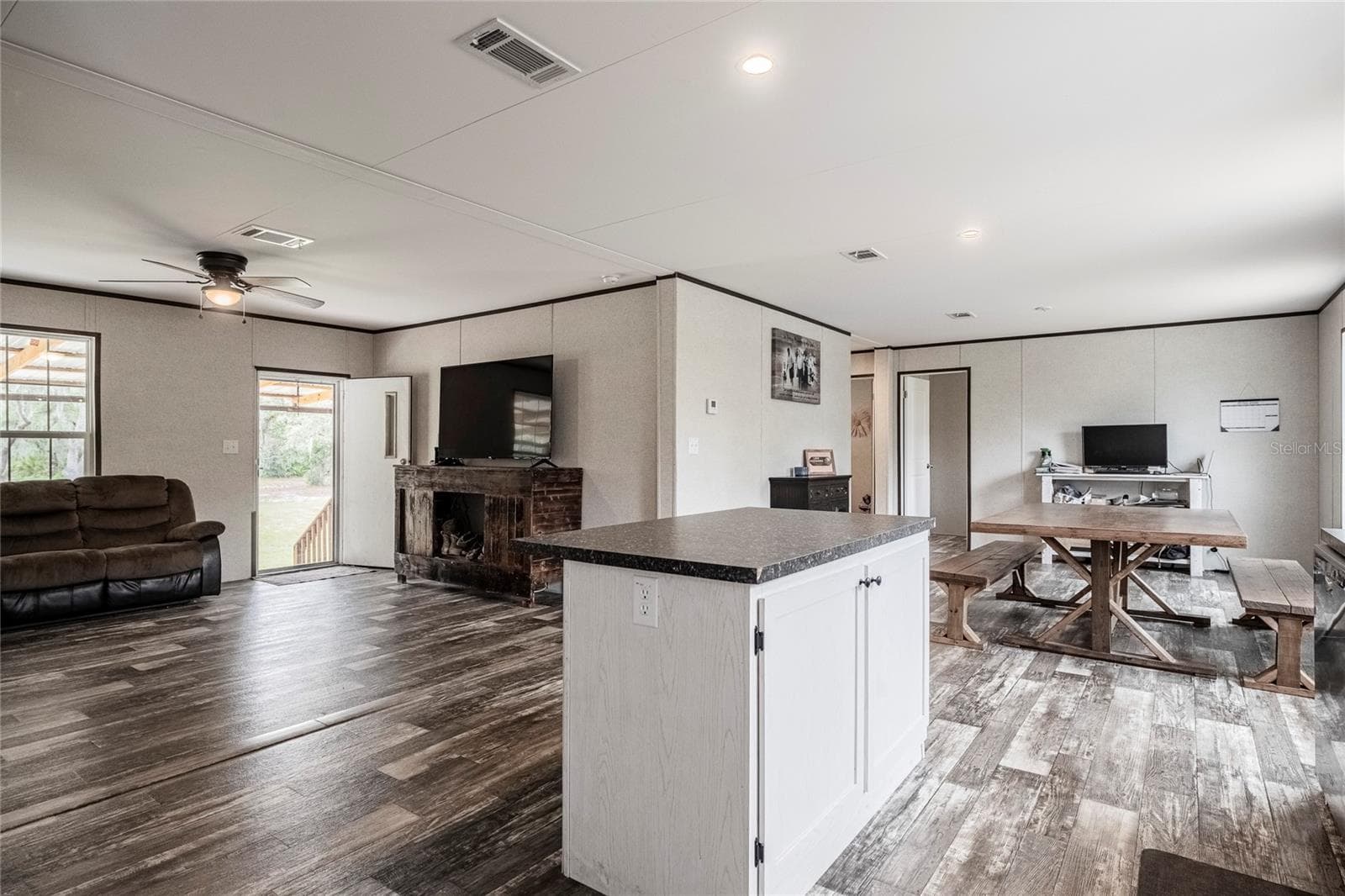 Manufactured Home at 2941 RAWLS RD, LAKE WALES, photo 25 of 42