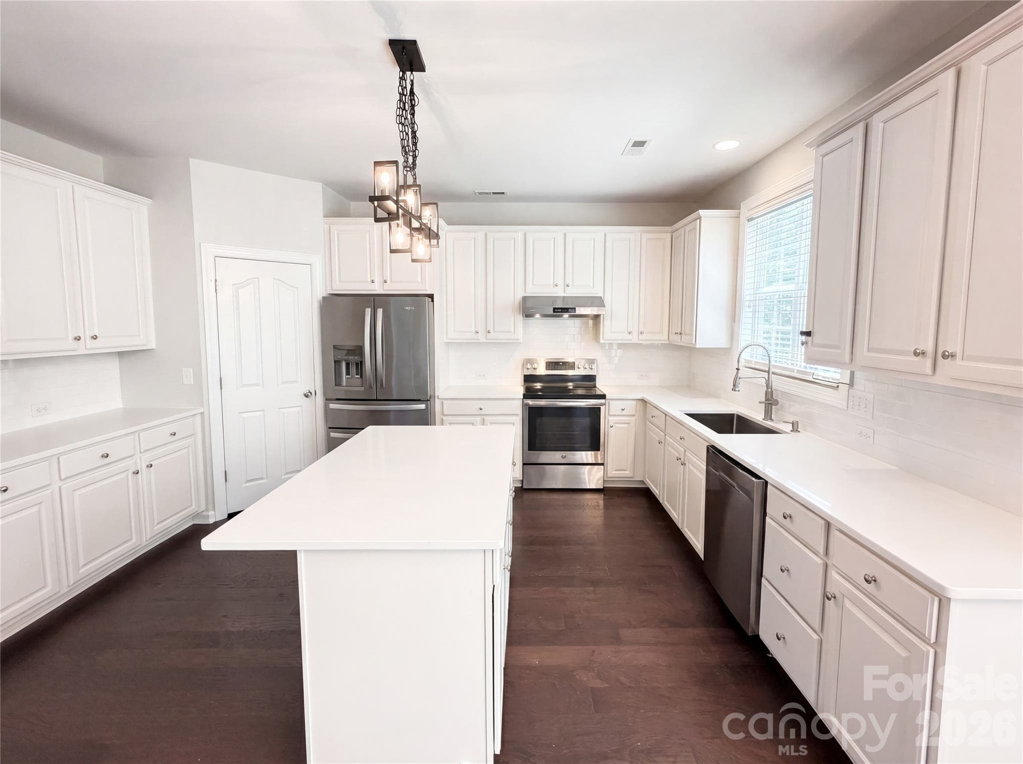 Single Family Residence at 12312 Chesley Drive, Charlotte, photo 2 of 21