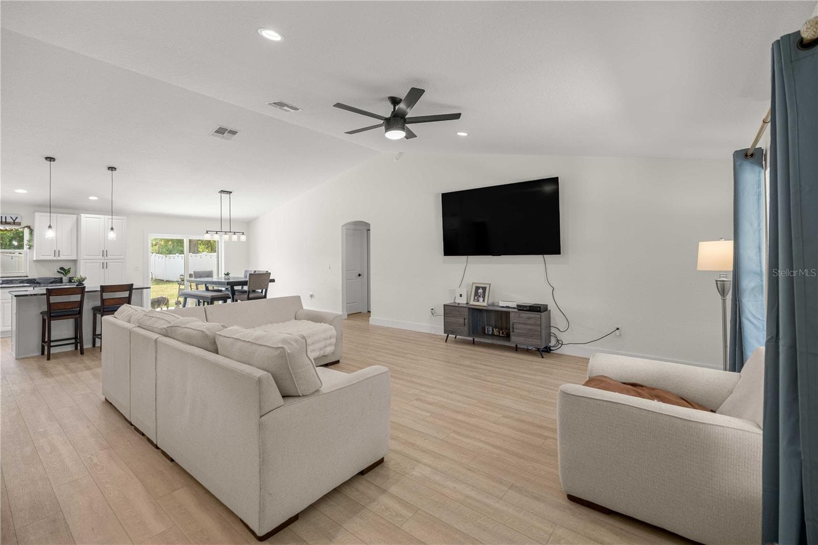 Living Room - 6962 SE 124TH ST, BELLEVIEW