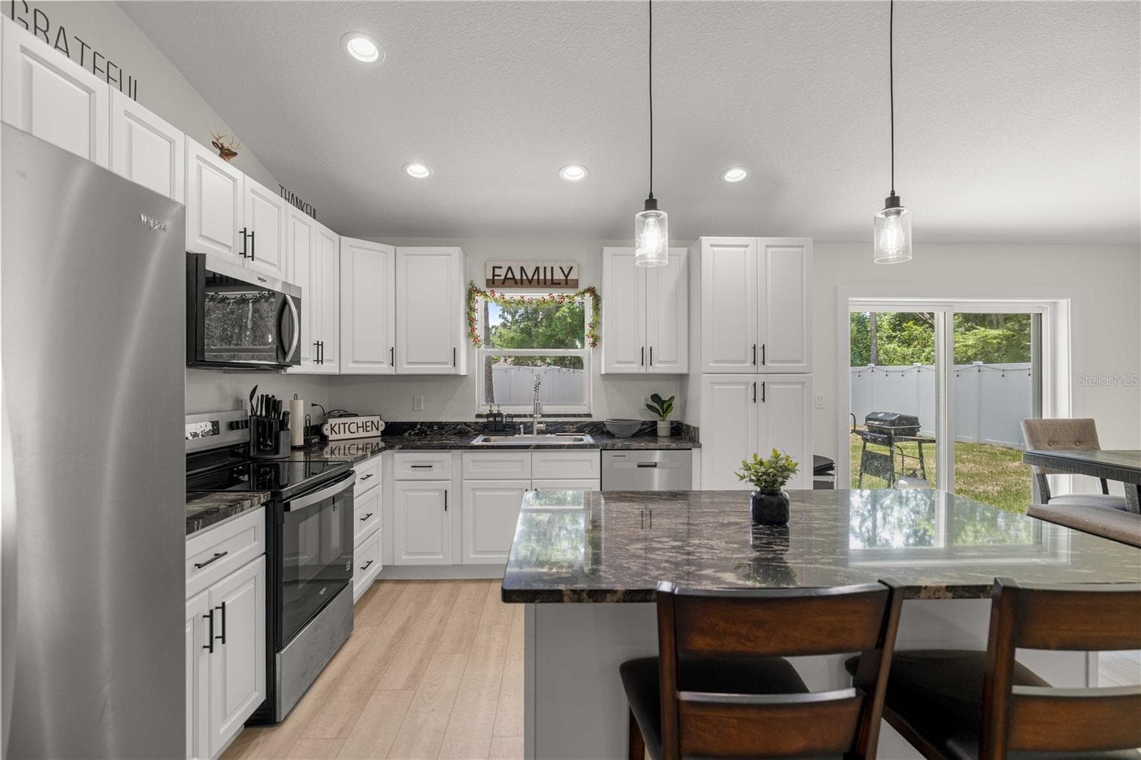 Kitchen View - 6962 SE 124TH ST, BELLEVIEW