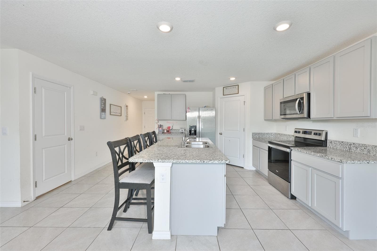 Single Family Residence at 5244 FIDDLE FIG AVE, WIMAUMA, photo 4 of 51