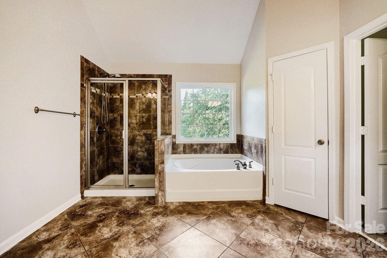 Single Family Residence at 5613 Shenandoah Drive, Waxhaw, photo 16 of 25