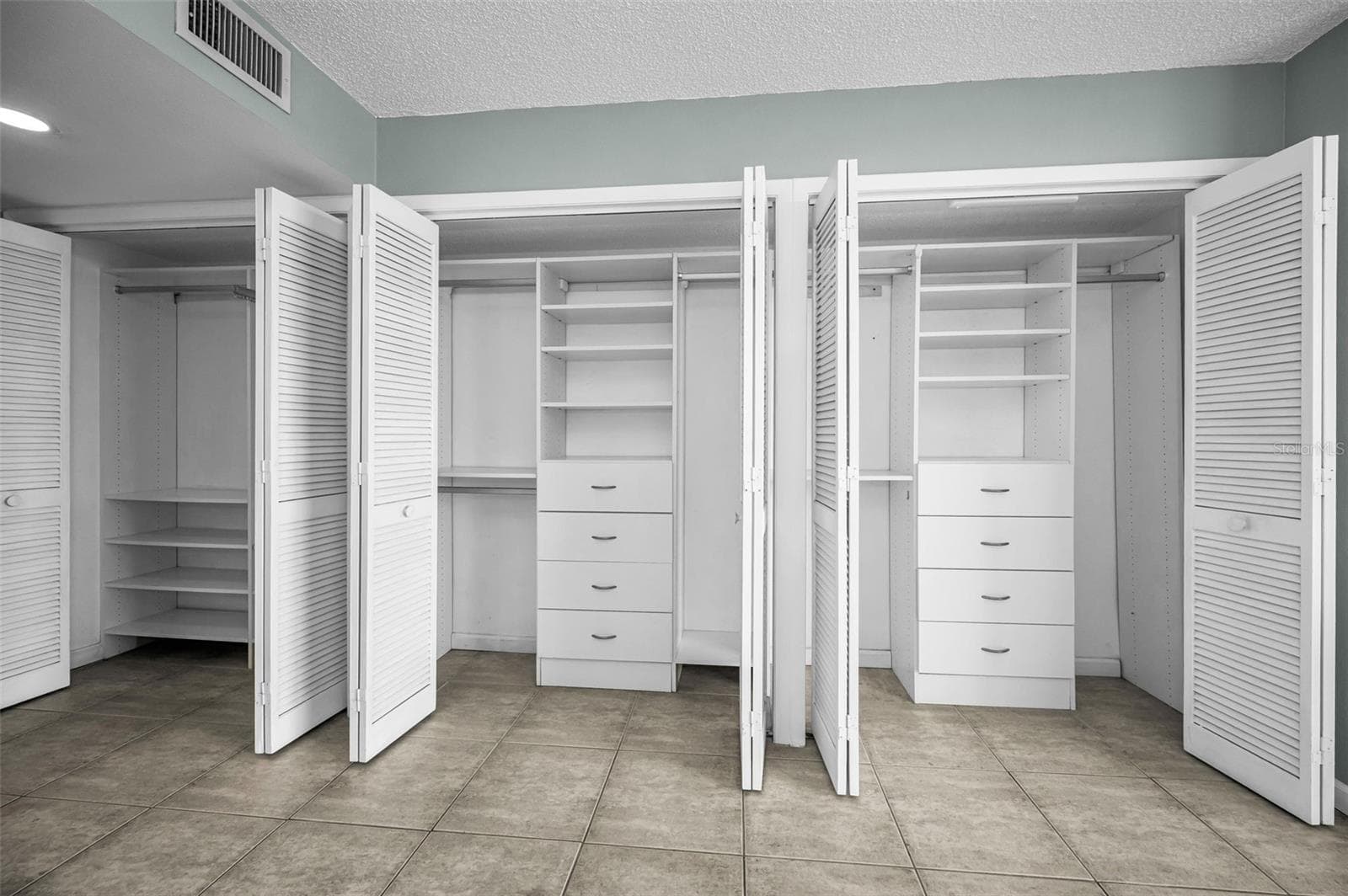 Primary Suite Closet - 19111 VISTA BAY DR #304, INDIAN SHORES