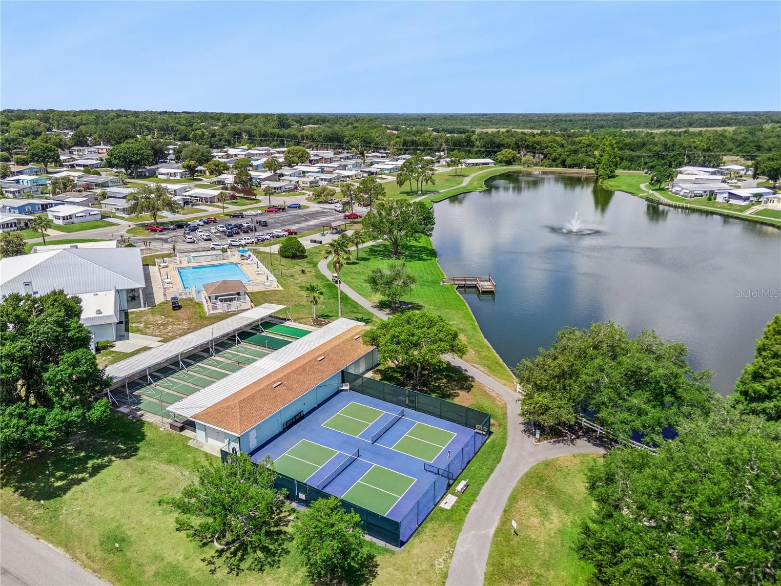 Manufactured Home at 5035 LODGEWOOD DR, LAKELAND, photo 14 of 28